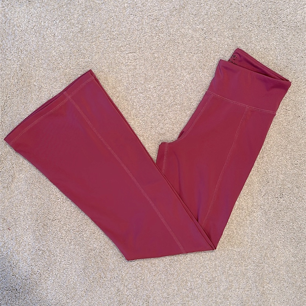 Abercrombie kids YPB fuchsia flare leggings size 11/12